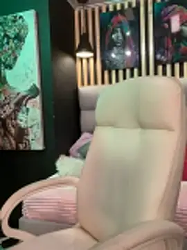 elegant  rouse online show from 12-05-25, 08:17