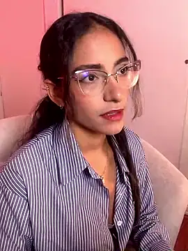 Snapshot of elegant__rouse chatting on 06-18-26, 08:36 elegant rouse online show from 06-18-26, 08:36