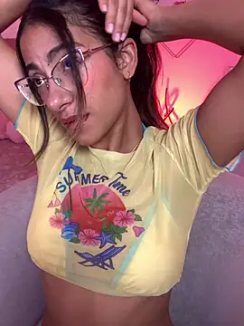 Snapshot of elegant__rouse chatting on 06-01-26, 11:15 elegant rouse online show from 06-01-26, 11:15
