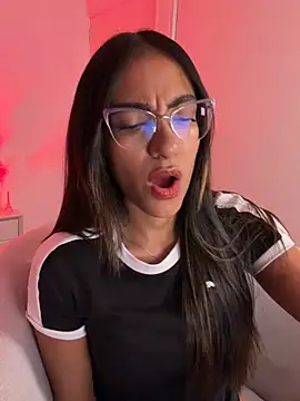 Snapshot of elegant__rouse chatting on 07-16-26, 11:24 elegant rouse online show from 07-16-26, 11:24