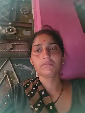 Snapshot of Pooja_shre chatting on 06-17-26, 10:47 Pooja shre online show from 06-17-26, 10:47