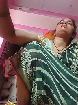 Snapshot of Pooja_shre chatting on 07-30-26, 01:48 Pooja shre online show from 07-30-26, 01:48