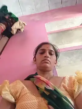 Snapshot of Pooja_shre chatting on 06-26-26, 04:07 Pooja shre online show from 06-26-26, 04:07