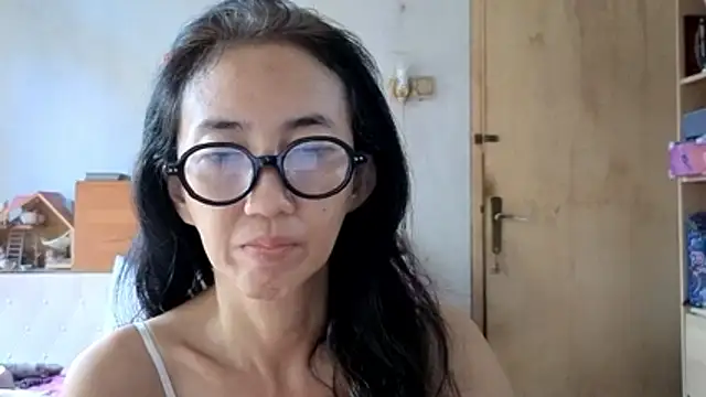Snapshot of princessD077 chatting on 05-25-26, 07:07 princessD077 online show from 05-25-26, 07:07