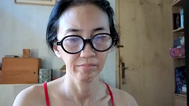 Snapshot of princessD077 chatting on 05-10-26, 08:40 princessD077 online show from 05-10-26, 08:40