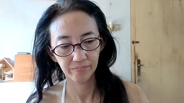 Snapshot of princessD077 chatting on 05-09-26, 02:37 princessD077 online show from 05-09-26, 02:37