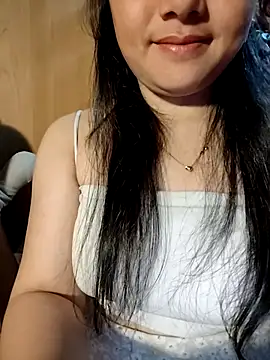 Snapshot of Sinhlinh2020 chatting on 04-27-26, 02:04 Sinhlinh2020 online show from 04-27-26, 02:04