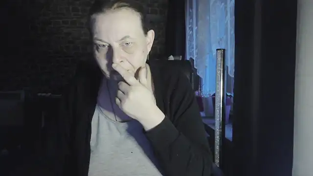 Diamond Bite online show from 10-28-25, 05:39