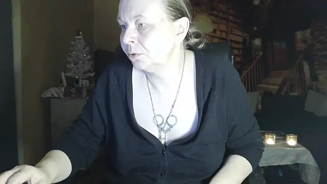 Diamond Bite online show from 11-27-25, 05:19