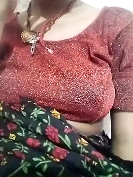 Snapshot of OliveGreen22 chatting on 10-29-25, 05:34 OliveGreen22 online show from 10-29-25, 05:34