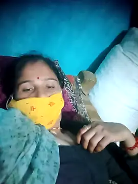 Snapshot of OliveGreen22 chatting on 10-19-25, 08:44 OliveGreen22 online show from 10-19-25, 08:44