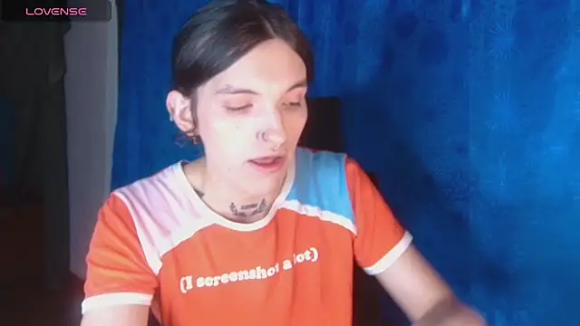 Scarlett crastrawberry online show from 10-30-25, 10:17