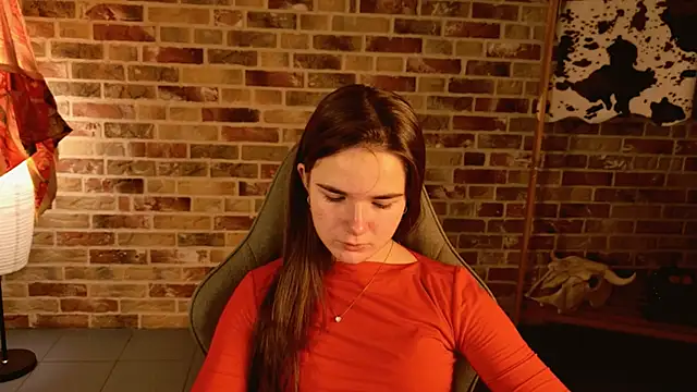 May Bloom online show from 11-18-25, 05:22