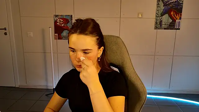 May Bloom online show from 10-21-25, 05:29