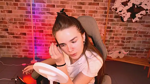 May Bloom online show from 03-19-26, 04:07