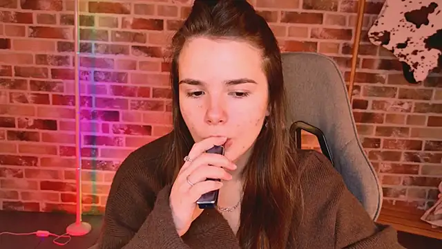 May Bloom online show from 03-10-26, 06:50