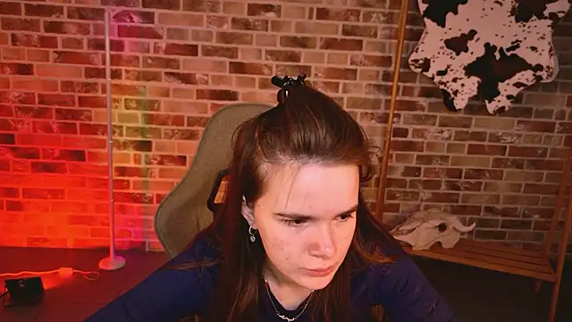 May Bloom online show from 03-24-26, 07:08