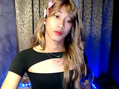 taylaxuxu online show from 12-17-25, 08:14