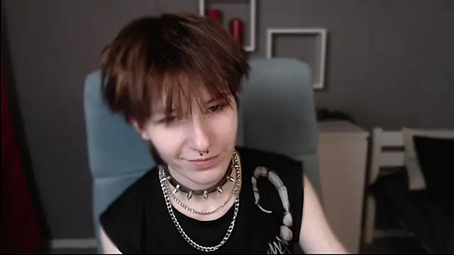 guitarandangell online show from 11-12-25, 04:05