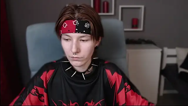 guitarandangell online show from 12-18-25, 06:29