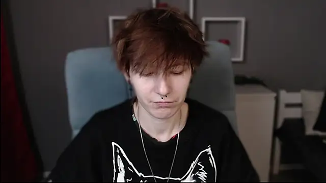 guitarandangell online show from 11-18-25, 03:43