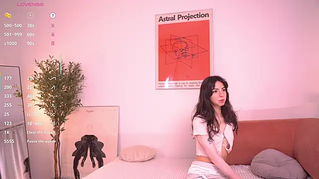 Snapshot of Pheromoon chatting on 06-28-26, 06:09 Pheromoon online show from 06-28-26, 06:09