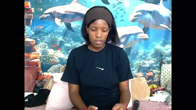 AfricanBarbiee69 online show from 06-09-26, 09:54