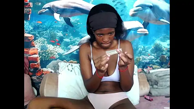 AfricanBarbiee69 online show from 05-19-26, 10:44