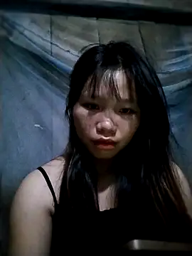 Snapshot of linh-miu99 chatting on 10-18-25, 12:51 linh-miu99 online show from 10-18-25, 12:51