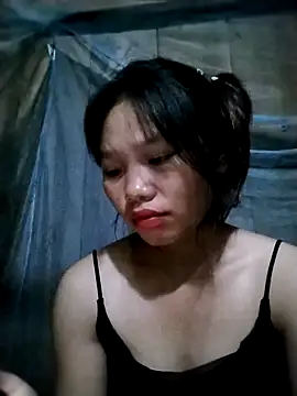 Snapshot of linh-miu99 chatting on 10-20-25, 02:06 linh-miu99 online show from 10-20-25, 02:06