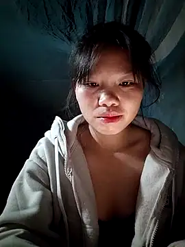 linh-miu99 online show from 12-14-25, 05:51