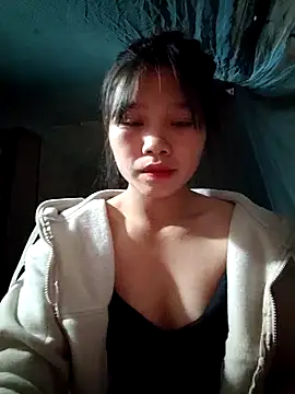 linh-miu99 online show from 11-30-25, 04:08