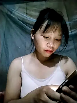 Snapshot of linh-miu99 chatting on 10-21-25, 03:11 linh-miu99 online show from 10-21-25, 03:11