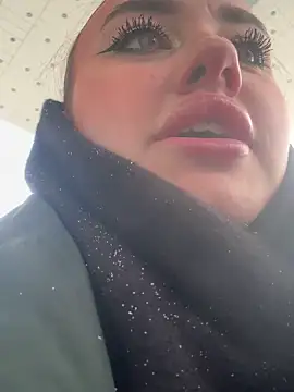 KiraSunshine online show from 12-20-25, 03:53