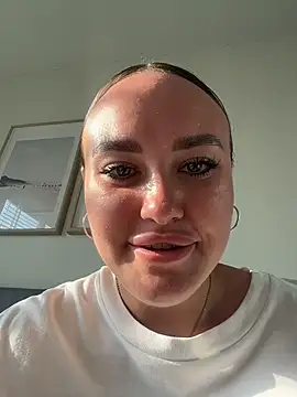 KiraSunshine online show from 03-16-26, 01:02