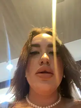 KiraSunshine online show from 01-18-26, 03:21