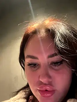 KiraSunshine online show from 10-26-25, 03:40