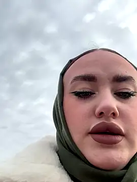 KiraSunshine online show from 10-27-25, 03:51