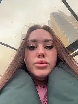 KiraSunshine online show from 04-13-26, 05:22