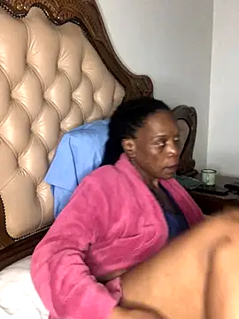 Hotcougar online show from 11-22-25, 11:03