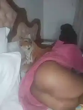 Hotcougar online show from 11-17-25, 08:13