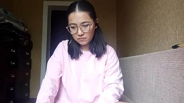 LinneaHyles online show from 11-16-25, 08:19