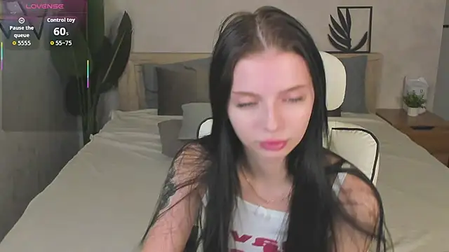 Eva Mayers online show from 11-28-25, 11:05