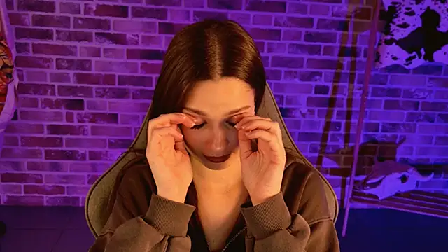 KiraVair online show from 11-21-25, 01:21