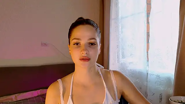 Snapshot of KiraVair chatting on 05-13-26, 03:52 KiraVair online show from 05-13-26, 03:52