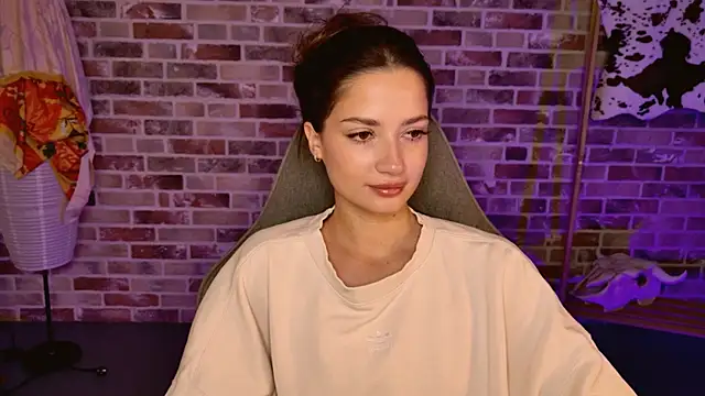 KiraVair online show from 11-25-25, 05:19