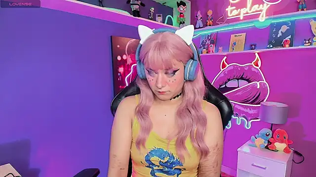 LuanEter online show from 02-28-26, 01:44