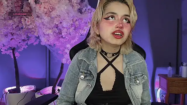 Navier   online show from 10-24-25, 09:03