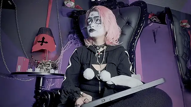 Navier   online show from 03-04-26, 02:41