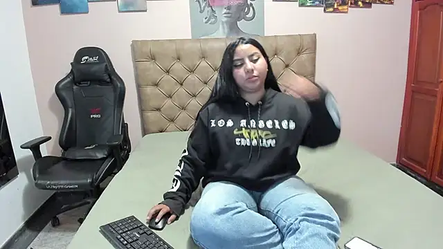 dahianncollins online show from 10-21-25, 01:21